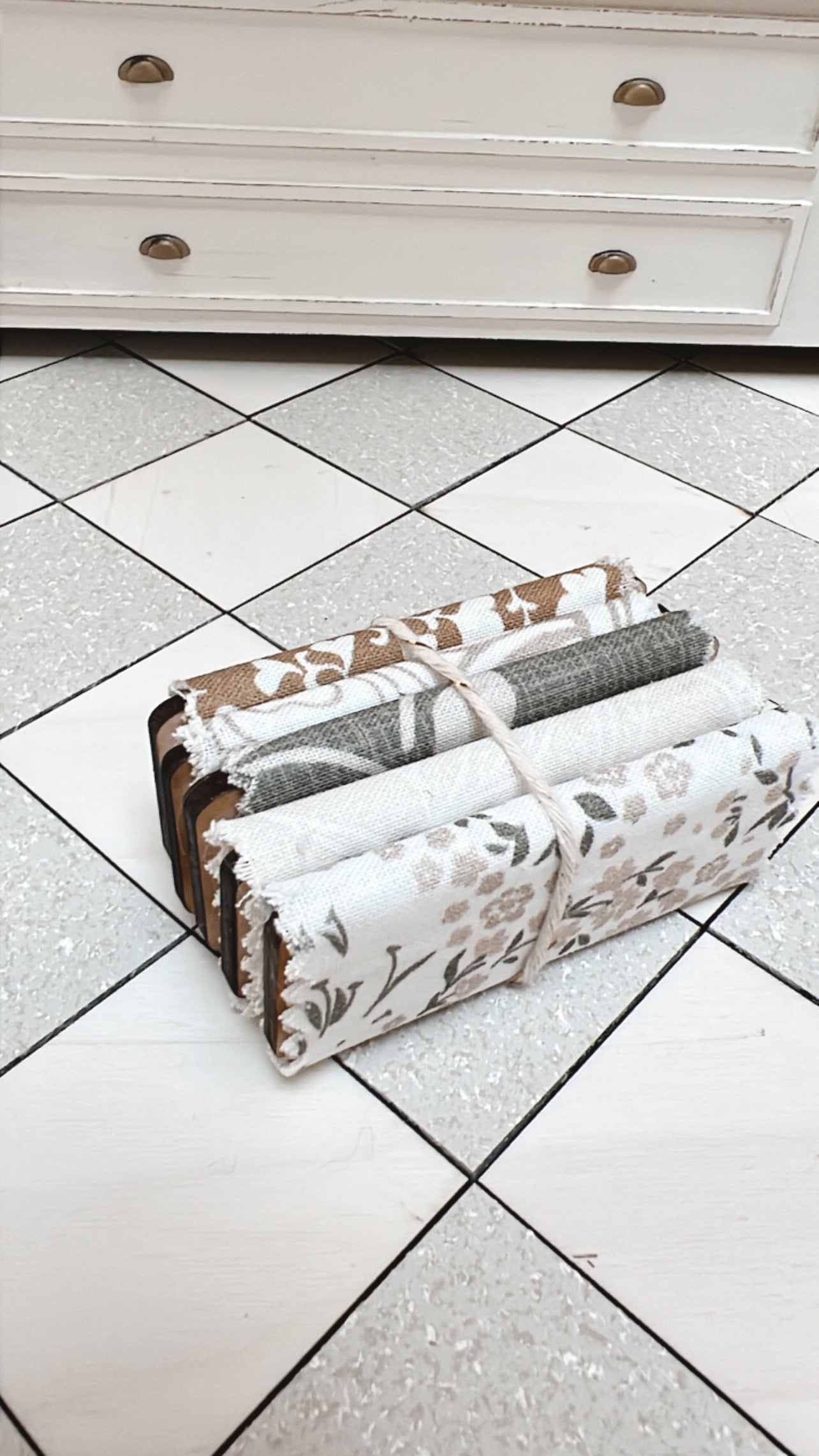 Fabric bolts