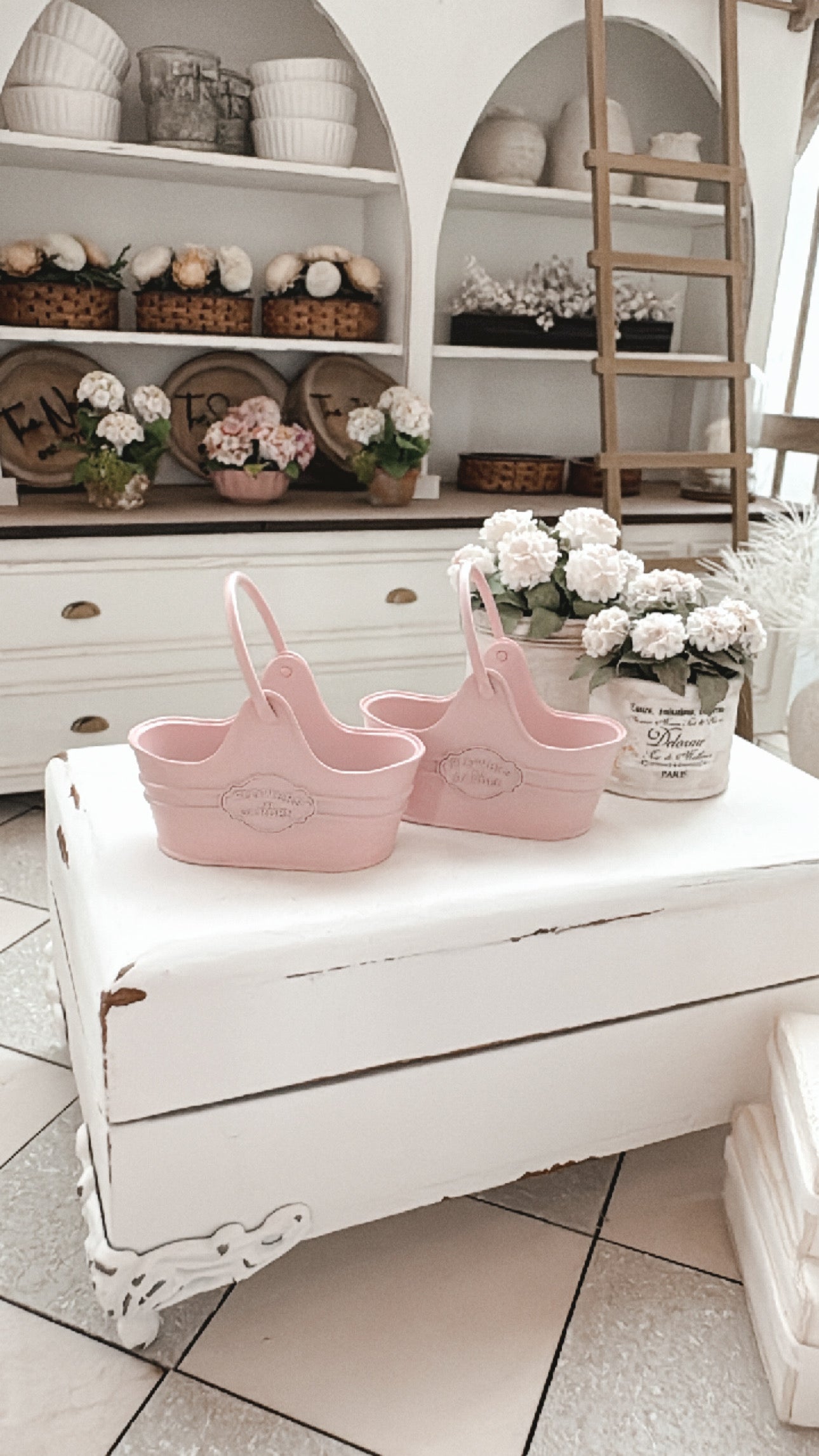Pink Flower Tin