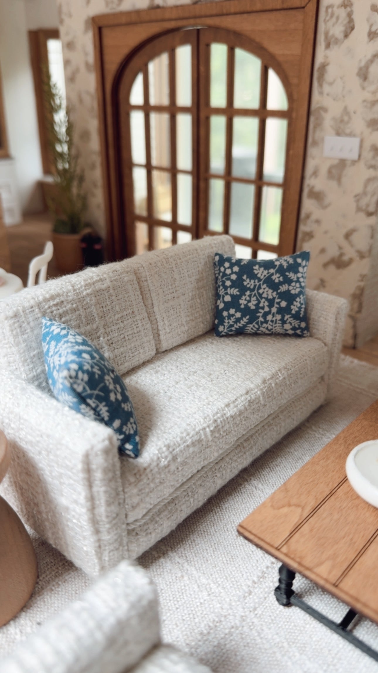 Blue Floral Pillows & Blanket Set