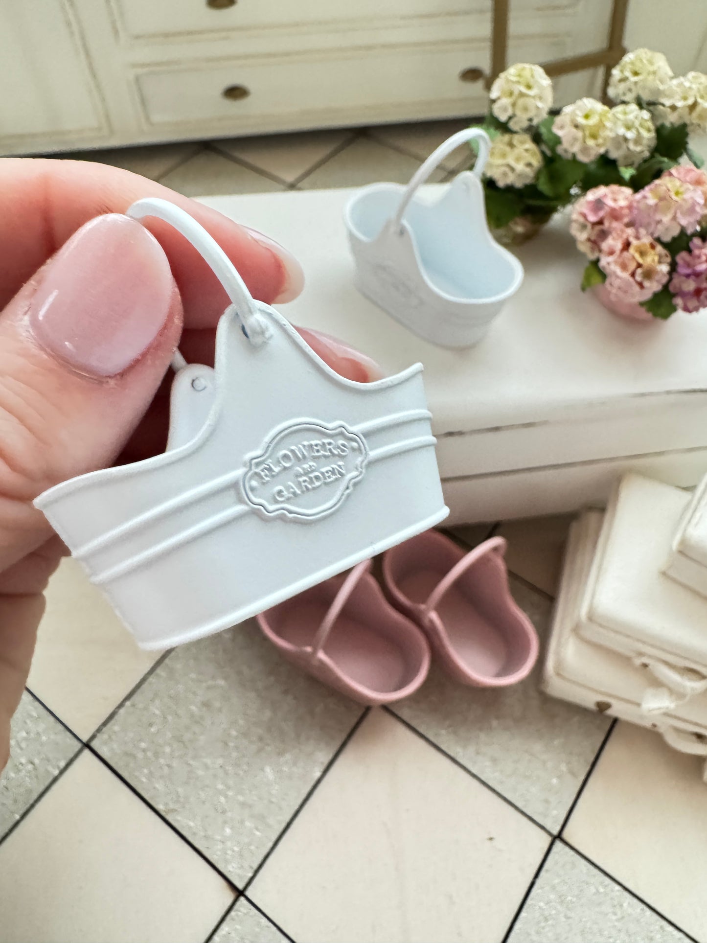White Flower Tin