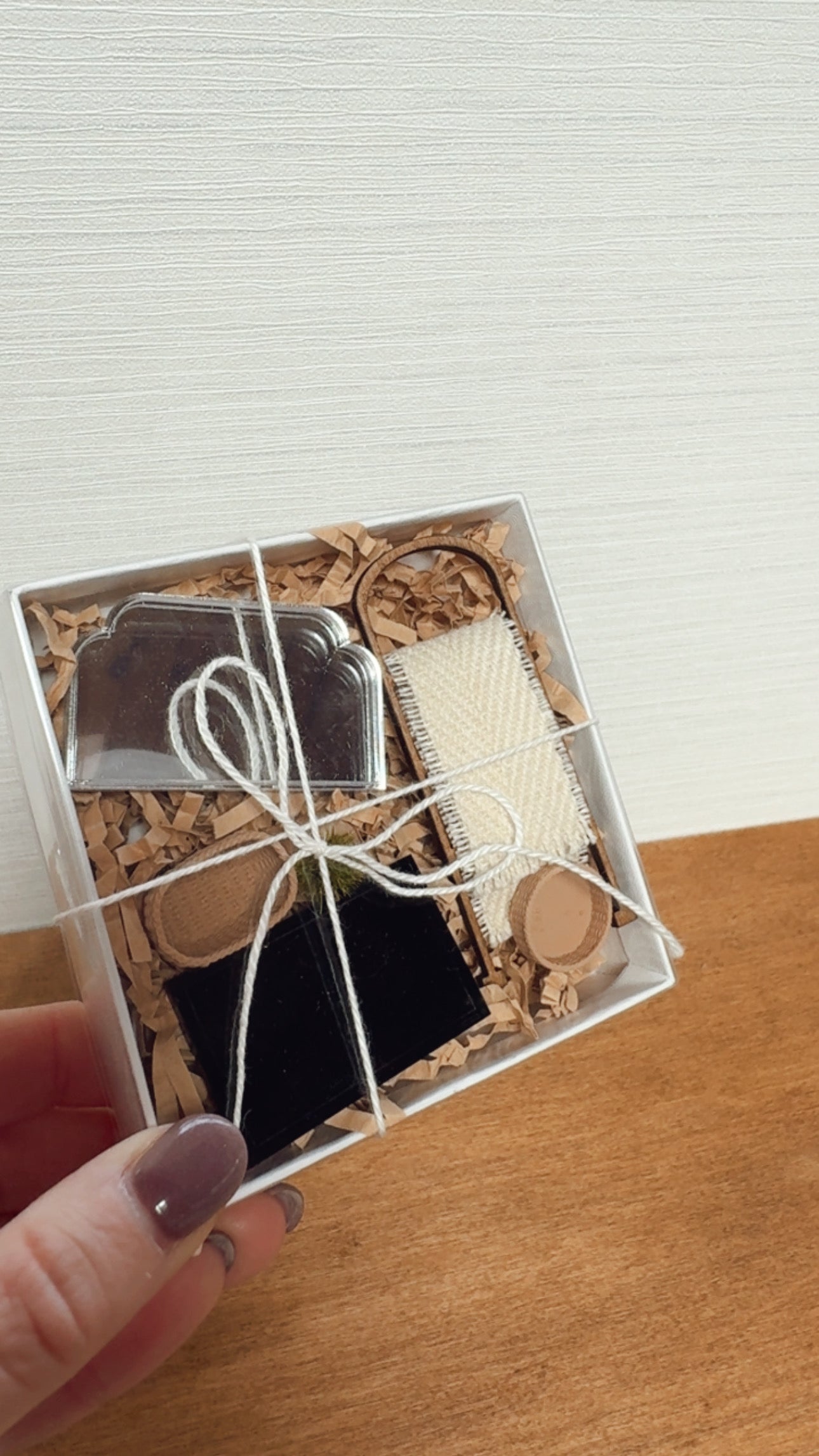 1:24 Scale Decor Kit