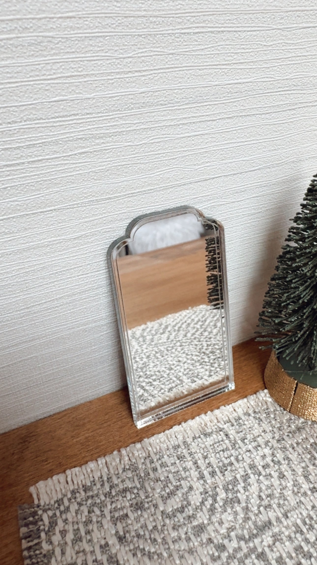 1:24 Scale Floor Mirror