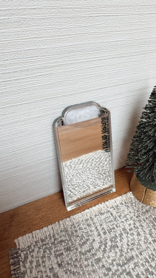 1:24 Scale Floor Mirror