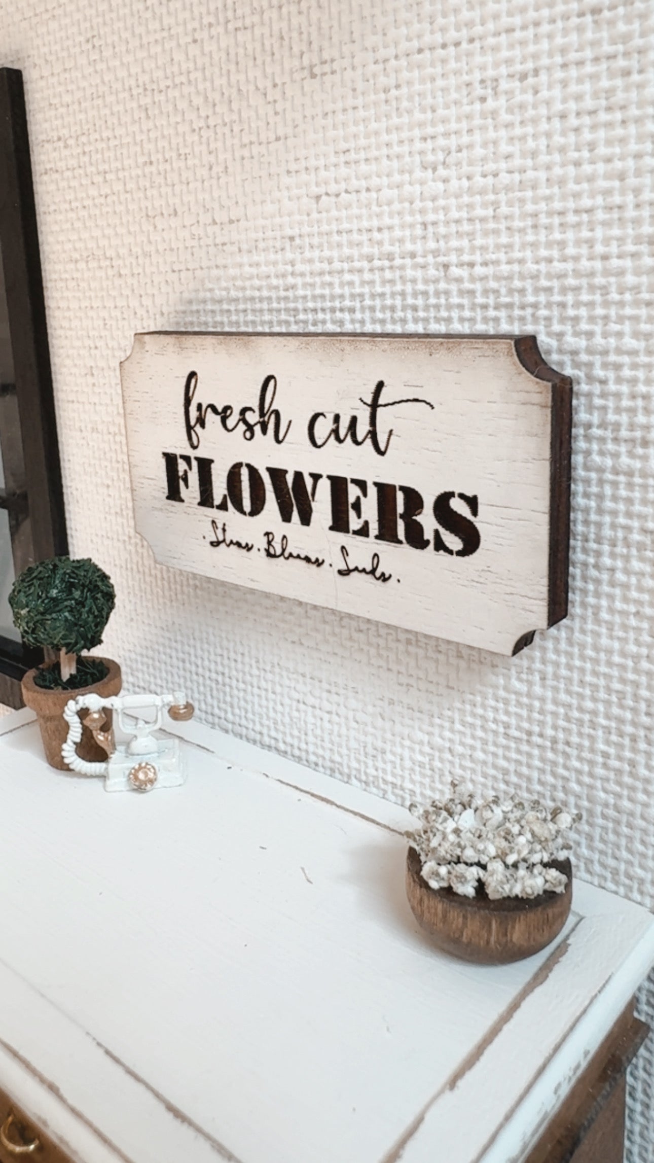 Fresh Cut Flowers Sign