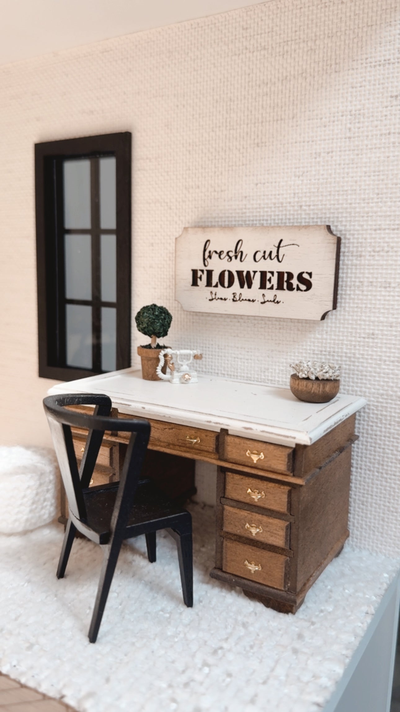 Fresh Cut Flowers Sign