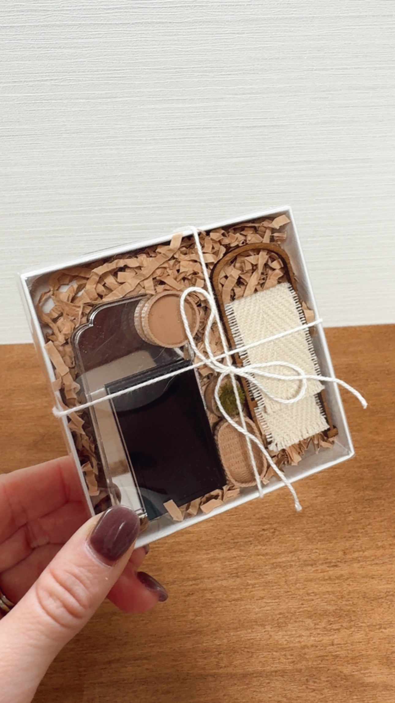 1:24 Scale Decor Kit