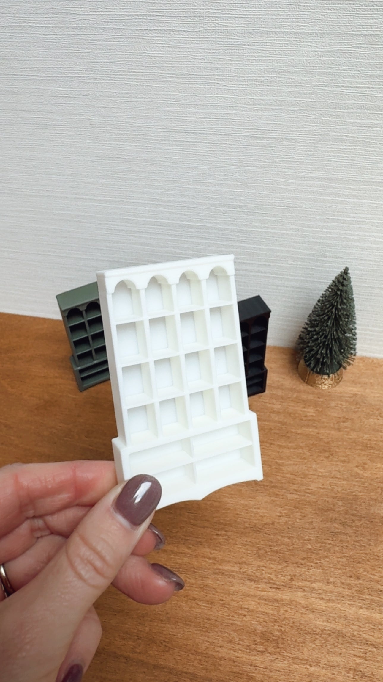 1:24 Scale Bookshelf