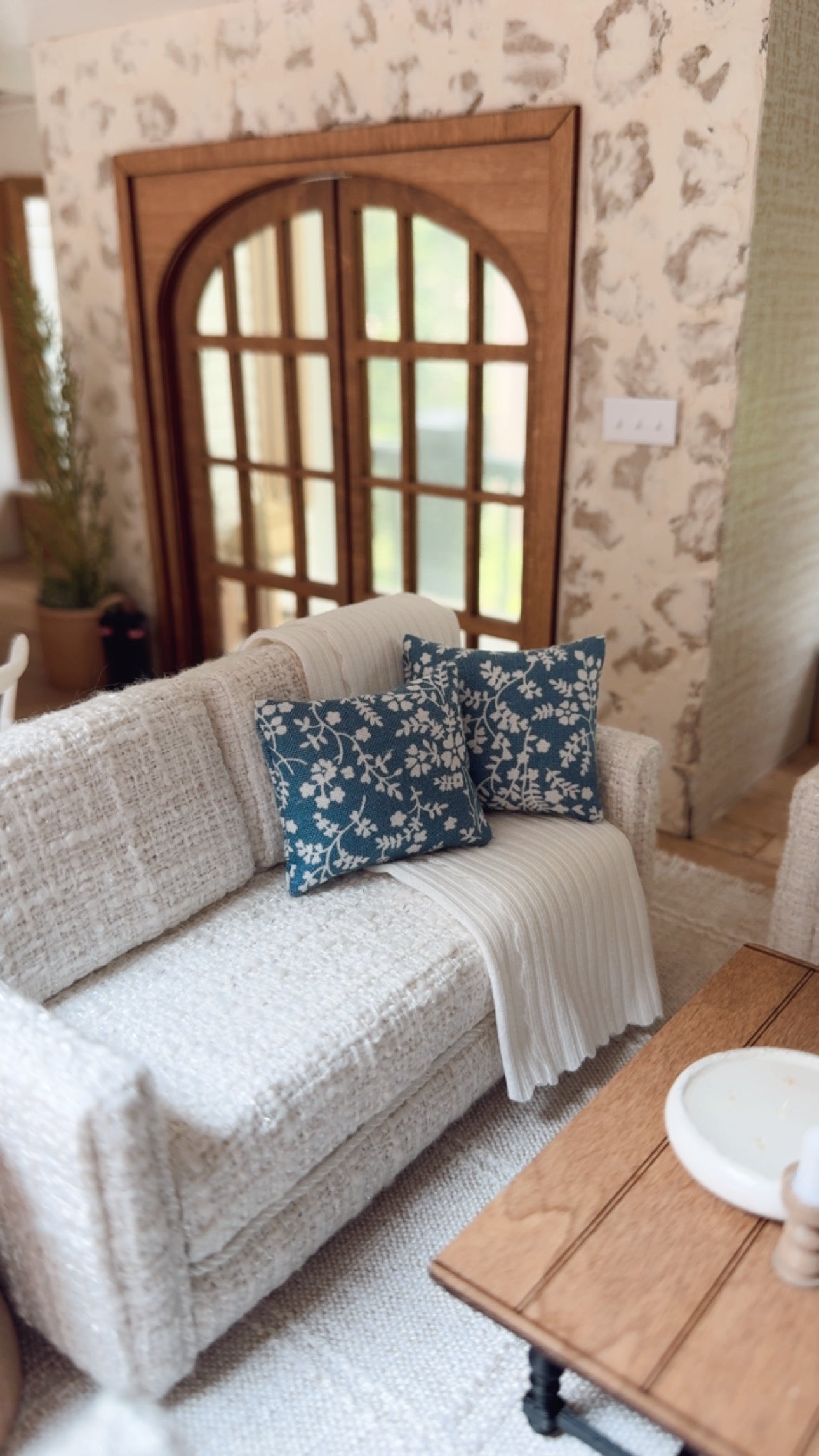 Blue Floral Pillows & Blanket Set