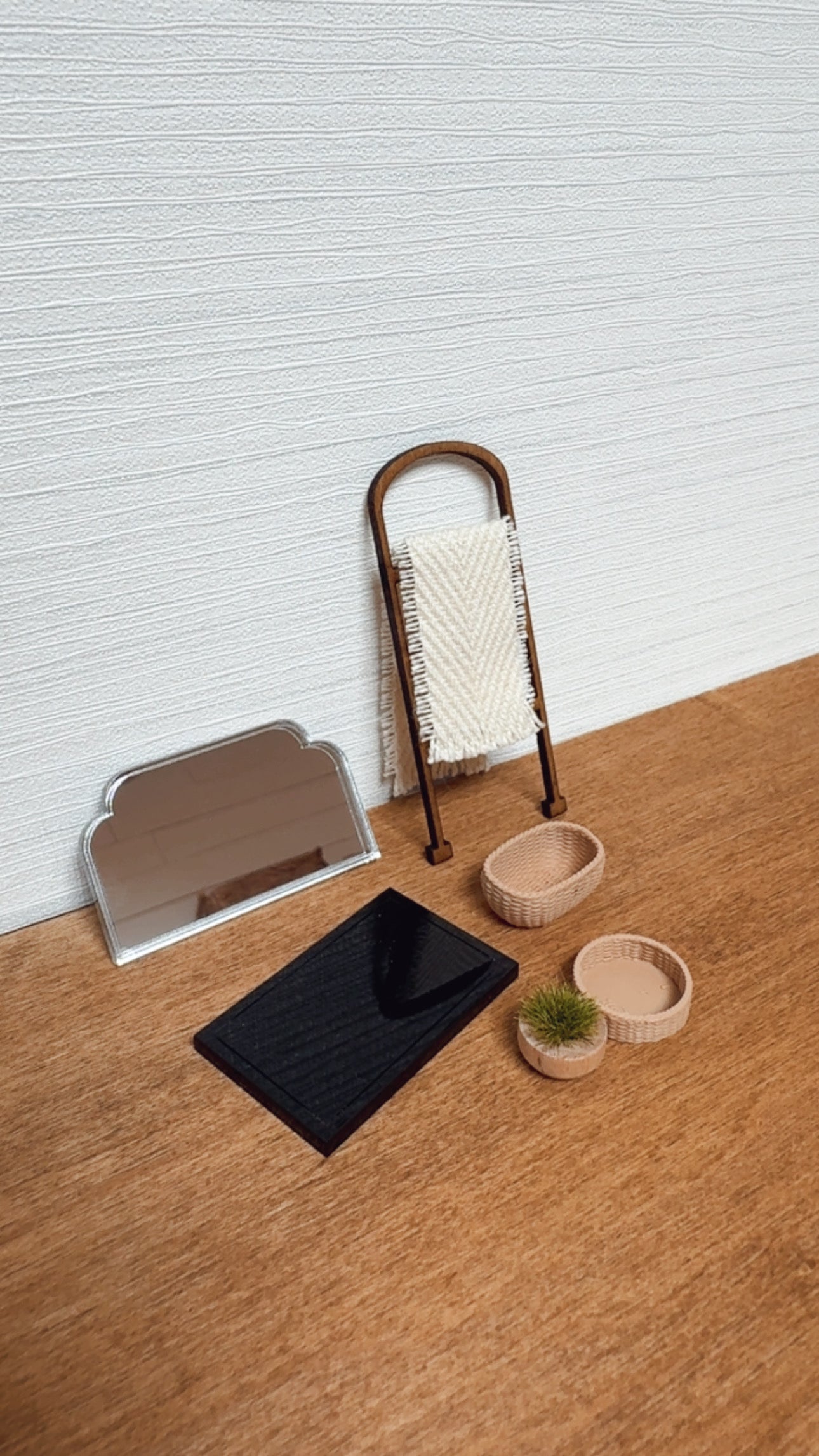 1:24 Scale Decor Kit