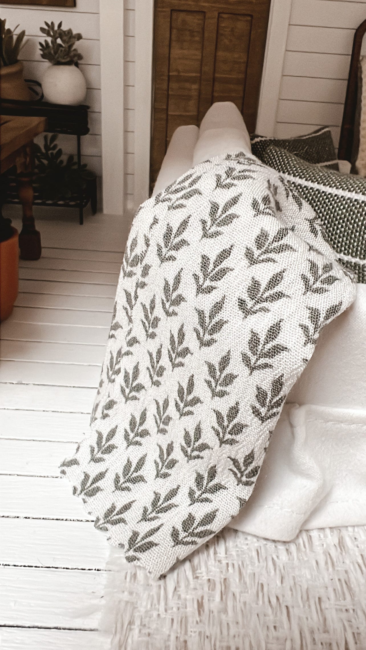 Floral Leaf Blanket